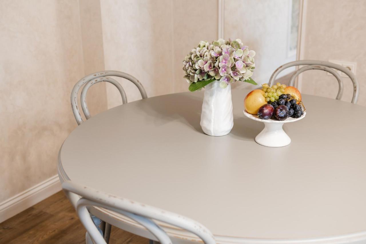 Lux Apartment On Duhnovicha Street .Free Parking. Uzjhorod Exteriör bild