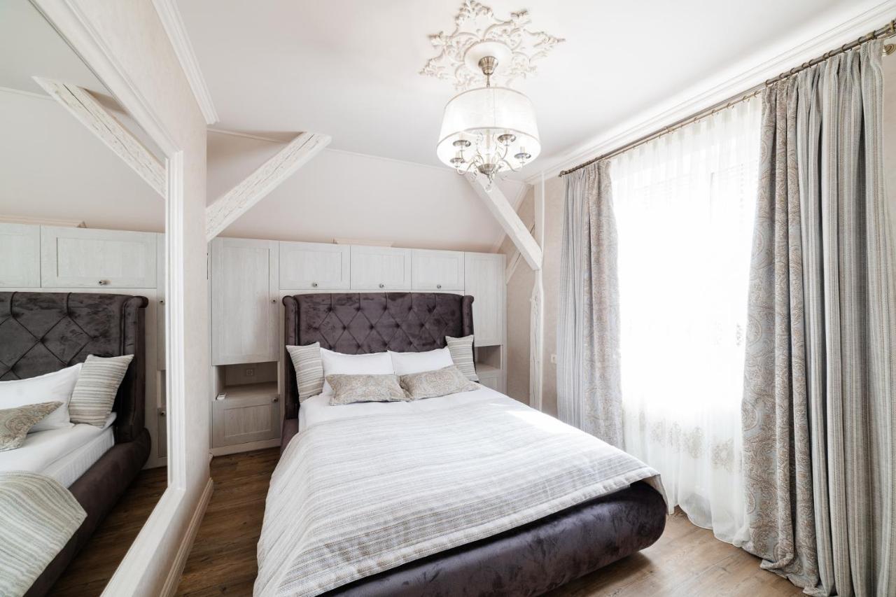Lux Apartment On Duhnovicha Street .Free Parking. Uzjhorod Exteriör bild